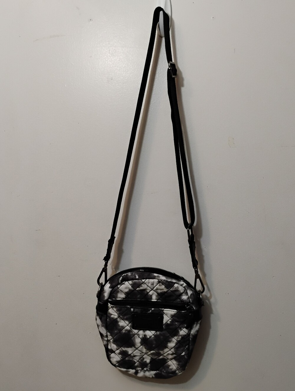 Quilted Steve Madden Tie-Dye Crossbody Bag in Black and White